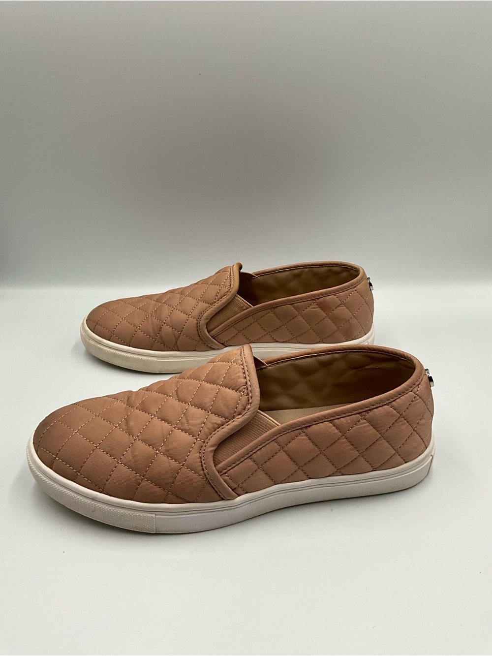 Steve Madden Sneakers Size 8 Brown Quilted Slip-On Sneakers